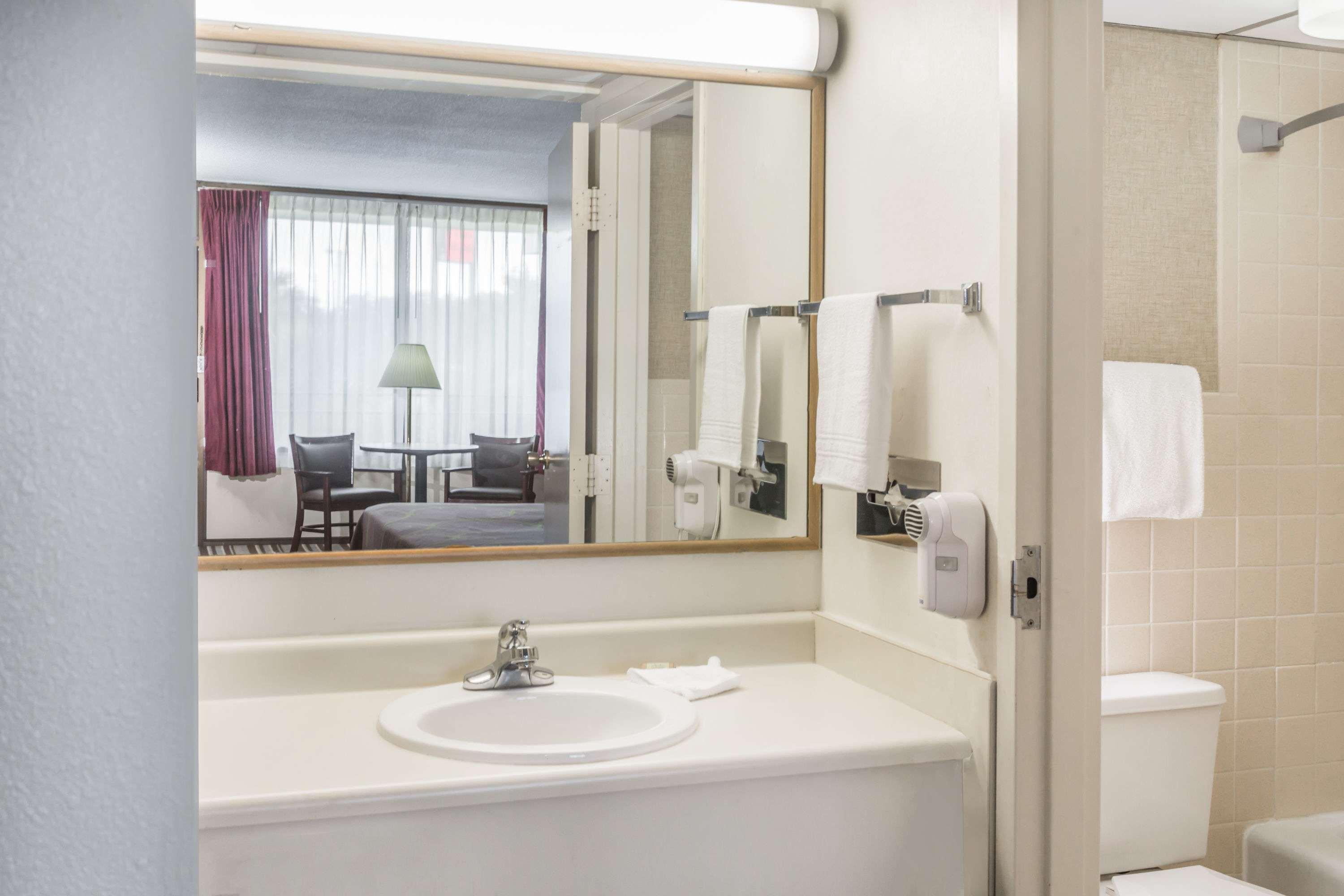 Super 8 By Wyndham Valdosta Mall Ngoại thất bức ảnh