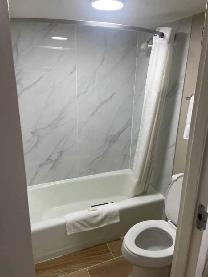 Super 8 By Wyndham Valdosta Mall Ngoại thất bức ảnh