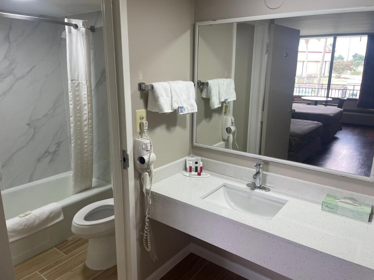 Super 8 By Wyndham Valdosta Mall Ngoại thất bức ảnh