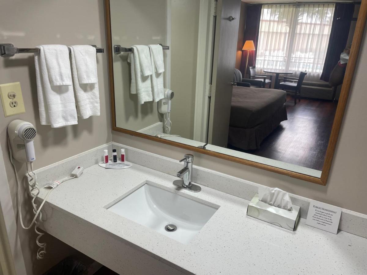 Super 8 By Wyndham Valdosta Mall Ngoại thất bức ảnh
