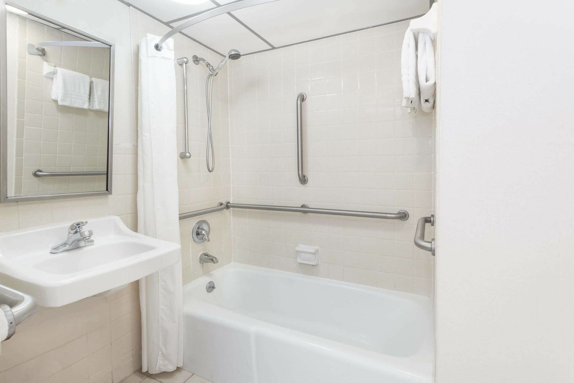 Super 8 By Wyndham Valdosta Mall Ngoại thất bức ảnh
